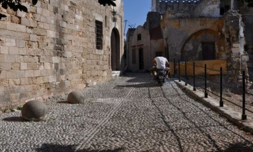Zdjęcie GRECJA / Rodos / Stare miasto w Rodos / Chochlaki