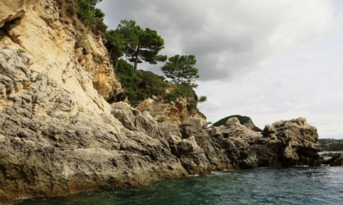 Zdjcie GRECJA / Korfu / Paleokastritsa / wybrzee Korfu