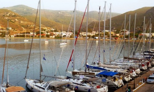 Zdjęcie GRECJA / Cyklady / Korissia / W porcie 2