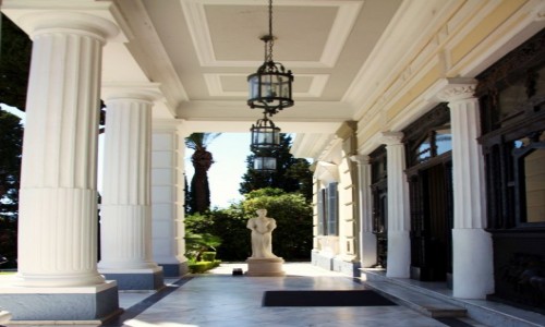 Zdjęcie GRECJA / Korfu / Achilleion / Kolumnada