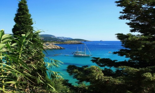 Zdjcie GRECJA / Korfu / Paleokastritsa, La Grotta Bay / Spojrzenie na zatok