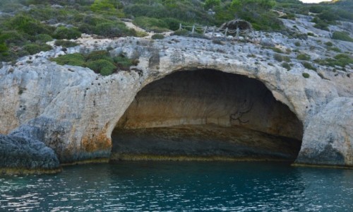 Zdjęcie GRECJA / - / Zakynthos / Groty skalne
