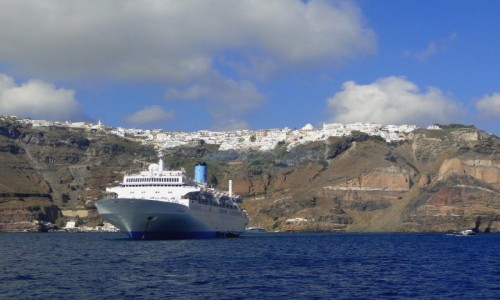 GRECJA / Santorini / wybrzee / U wybrzey Santorini.