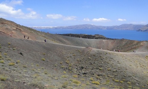 GRECJA / Santorini / Nea Kameni / Wulkan z widokiem na kalder.