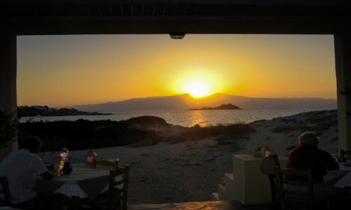Zdjecie GRECJA / Cyklady / Naxos / Zachd sloca nad Paros