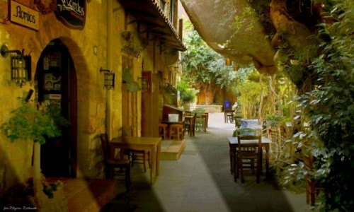 Zdjecie GRECJA / Rodos / Rodos / Tawerna  w maej uliczce 