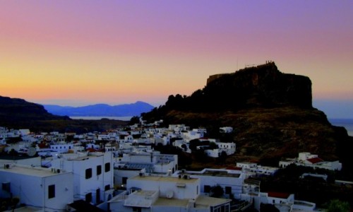 Zdjęcie GRECJA / Rodos / Lindos / Lindos przed nocą