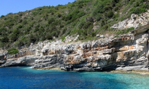 Zdjcie GRECJA / Wyspy Joskie / Antipaxos / Kremowo-te klify