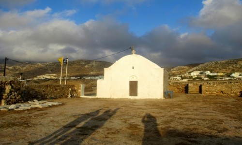 Zdjcie GRECJA / Karpathos / Arkasa / Kapliczka i cienie