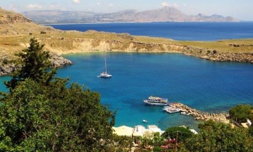 Zdjecie GRECJA / Archipelag Dodekanez / Wyspa Rodos - Lindos / panorama portu w Lindos