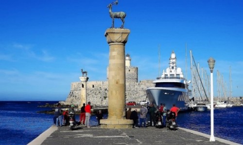Zdjęcie GRECJA / Archipelag Dodekanez / Wyspa Rodos - Rodos / wejście do portu Mandraki