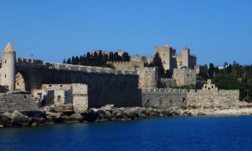 Zdjecie GRECJA / Archipelag Dodekanez / Wyspa Rodos - Rodos / Paac Wielkich Mistrzw - widok z portu Mandraki