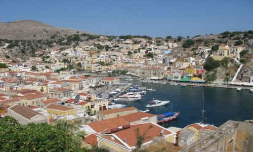 Zdjecie GRECJA / Wyspa Simi / Grecka wyspa Simi / Simi -Gialos z gry