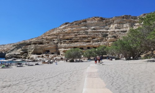 Zdjęcie GRECJA / Południowa Kreta / Matala / Plaża, w te skała z jaskiniami hipisów z lat 60/70