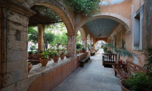Zdjcie GRECJA / Kreta / Pwysep Akrotiri Klasztor Agia Triada / Klasztorne klimaty