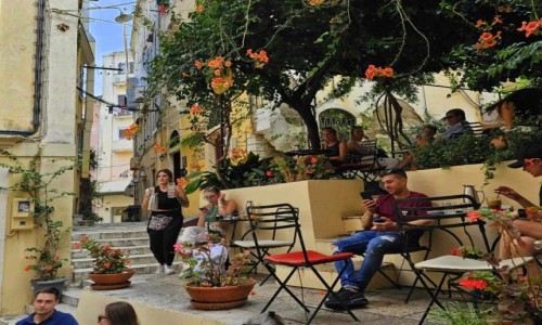 Zdjcie GRECJA / Korfu / Kerkyra / Klimatyczna kaskadowa miejscwka