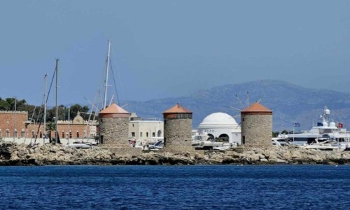 Zdj�cie GRECJA / Rodos / Rodos / W drodze do portu Mandraki