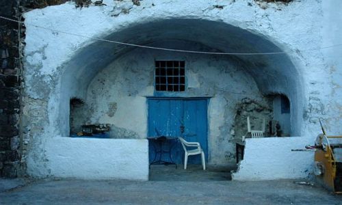 Zdjecie GRECJA / Cyklady, santorini / Cyklady, santorini / niebieski zauek- z tych zapyziaych :)