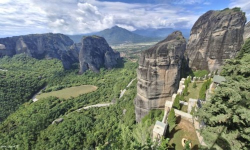 GRECJA / Tesalia. / Kalambaka. / Masyw mitycznych Bogw Olimpu z Meteorw.