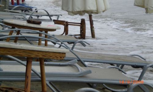 Zdjecie GRECJA / Wyspa Thassos / Plaa w Potos / po sztormie
