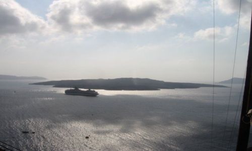 Zdjecie GRECJA / brak / Santorini / Kaldera w sloncu
