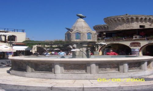 Zdjecie GRECJA / Rodos / Rynek w Rodos / Fontana