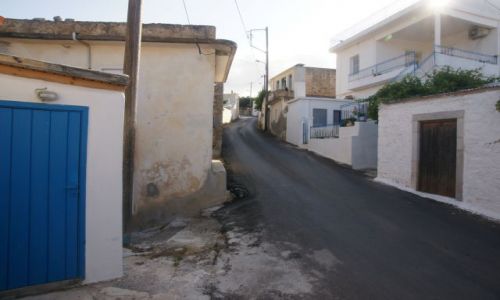 Zdjęcie GRECJA / Kreta / Vrouchas / Ulica Główna