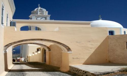 Zdjęcie GRECJA / Cyklady, Santorini / Fira / Uliczka na wprost