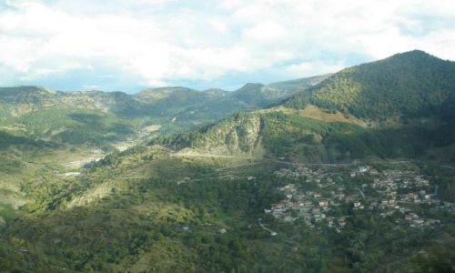 Zdjęcie GRECJA / Epir / Na  trasie  do Tesalii / Górskie miasteczko