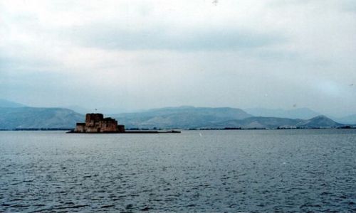 Zdjęcie GRECJA / - / NAFPLION. / Ufortyfikowana wyspa Bourtzi.