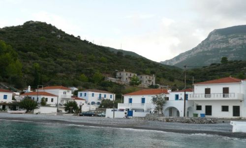 Zdjęcie GRECJA / Peloponez / Kiparisi / Domy przy morzu 2