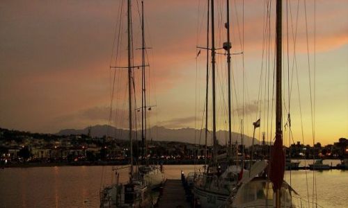 Zdjecie GRECJA / wyspa Kreta / miasteczko Rethymno / port w Rethymno o zmierzchu