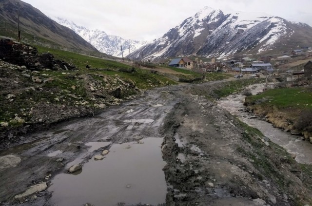 Zdj cia: Ushguli, Swanetia, W drodze do Ushguli, GRUZJA Zdj cia: Ushguli, Swanetia, W drodze do Ushguli, GRUZJA