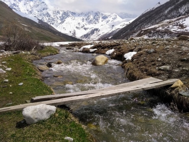 Zdj cia: Lodowiec Shkhara, Swanetia, Gdyby nie ten most, GRUZJA Zdj cia: Lodowiec Shkhara, Swanetia, Gdyby nie ten most, GRUZJA