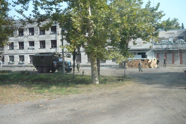 Zdjęcia: pod miastem, Gori, widok z autobusu, GRUZJA Zdjęcia: pod miastem, Gori, widok z autobusu, GRUZJA