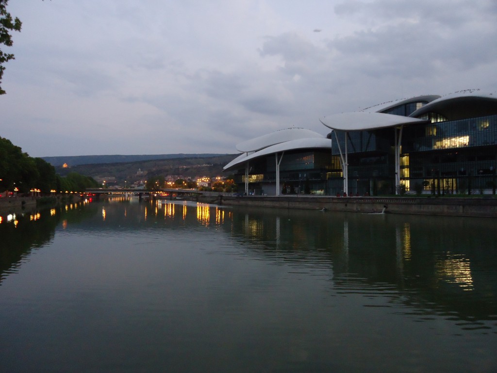 Zdjęcia: Tbilisi, Tbilisi, Nad rzeką, GRUZJA Zdjęcia: Tbilisi, Tbilisi, Nad rzeką, GRUZJA