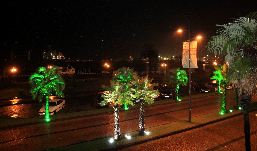 Zdjęcia: BATUMI, Adżaria, Batumi w nocnym deszczu, GRUZJA Zdjęcia: BATUMI, Adżaria, Batumi w nocnym deszczu, GRUZJA