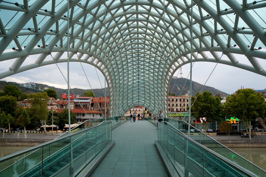 Zdjęcia: Tbilisi, Tbilisi, Most pokoju, GRUZJA Zdjęcia: Tbilisi, Tbilisi, Most pokoju, GRUZJA