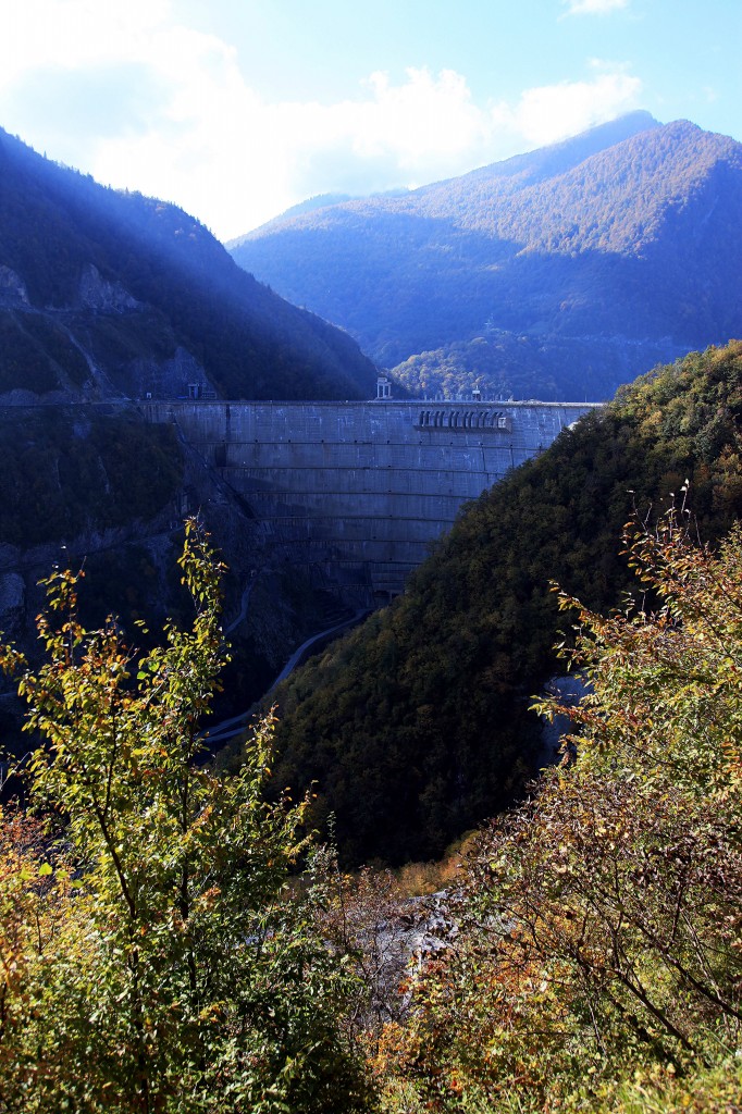 Zdjęcia: Jvari, Svanetia, Zapora na rzece Inguri, GRUZJA Zdjęcia: Jvari, Svanetia, Zapora na rzece Inguri, GRUZJA