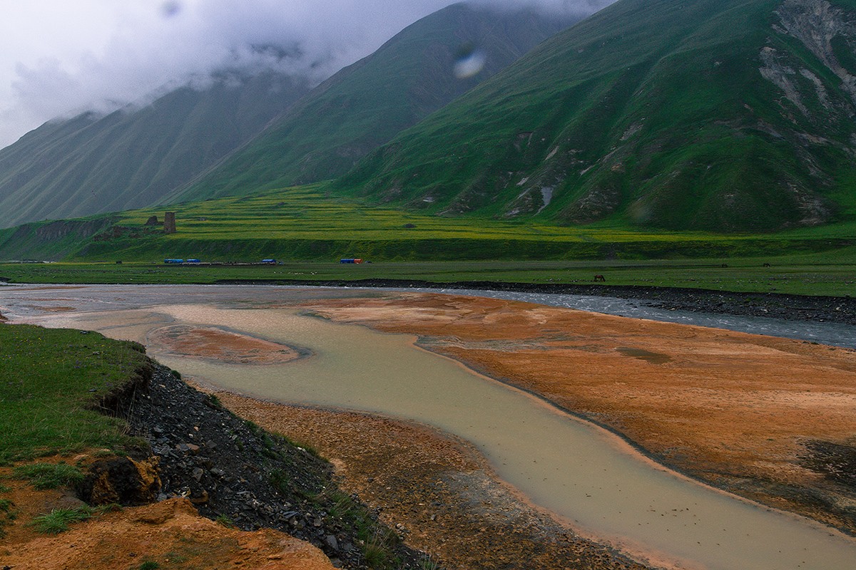 Zdjęcia: okolice Kazbegi, okolice Kazbegi, Tam gdzie kończy się Gruzja, GRUZJA Zdjęcia: okolice Kazbegi, okolice Kazbegi, Tam gdzie kończy się Gruzja, GRUZJA