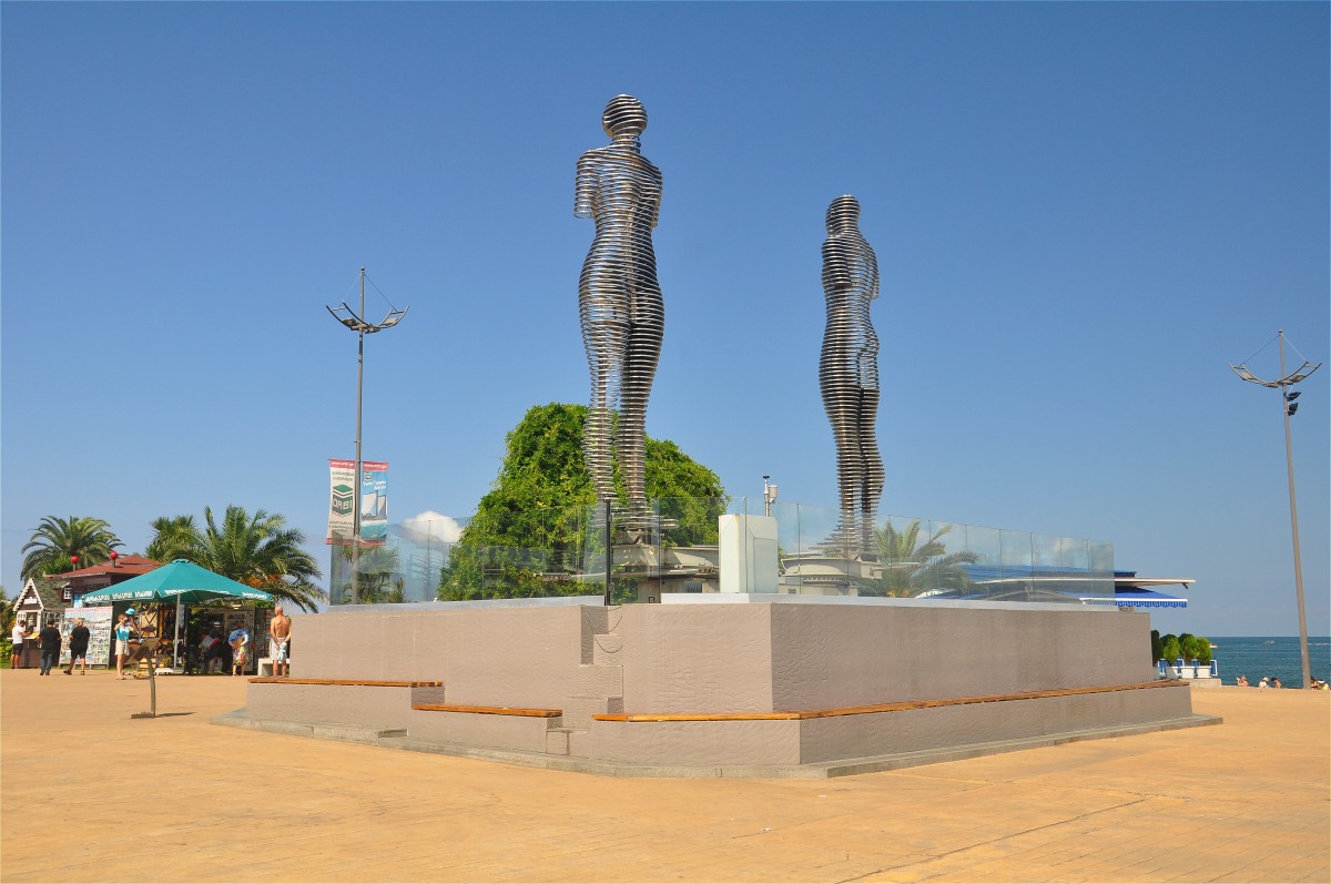 Zdjęcia: Batumi, Adżaria, Batumi, pomnik Ali i Nino, GRUZJA Zdjęcia: Batumi, Adżaria, Batumi, pomnik Ali i Nino, GRUZJA