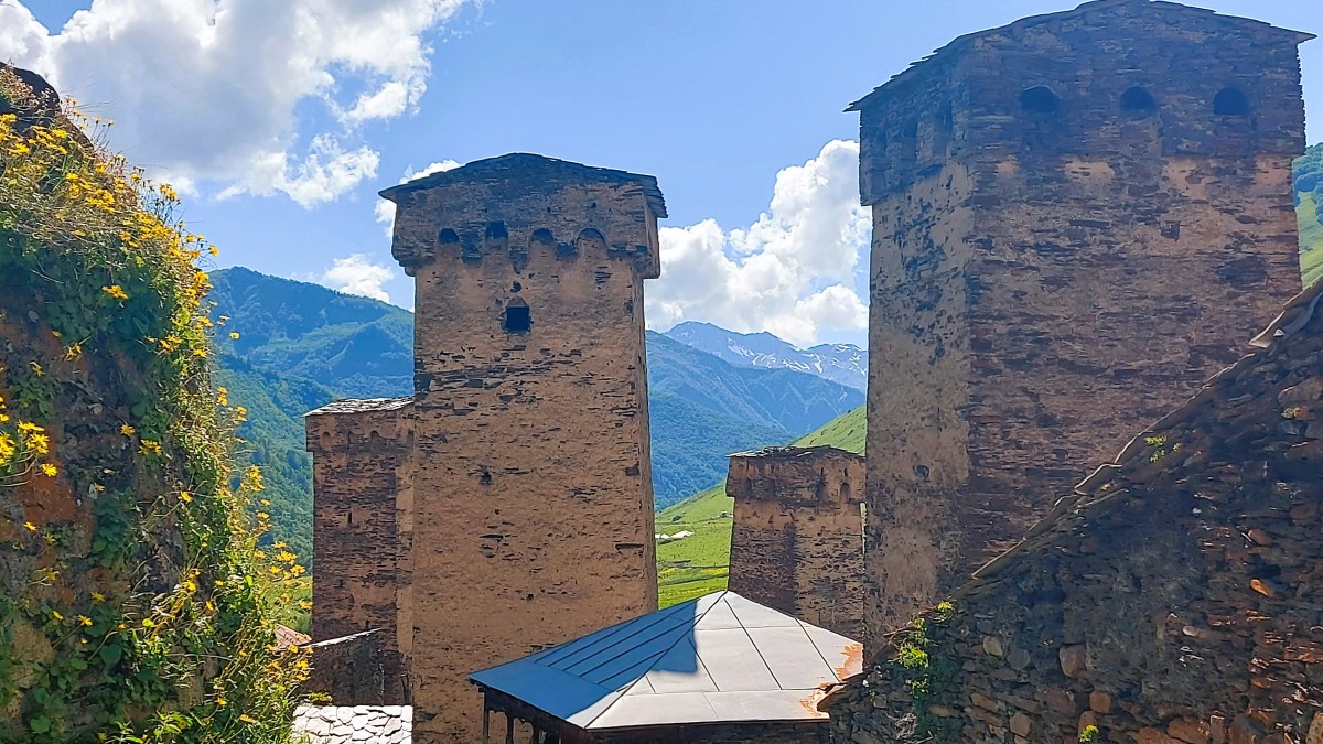 Zdjęcia: Ushguli, Swanetia, Swańskie wieże, GRUZJA Zdjęcia: Ushguli, Swanetia, Swańskie wieże, GRUZJA