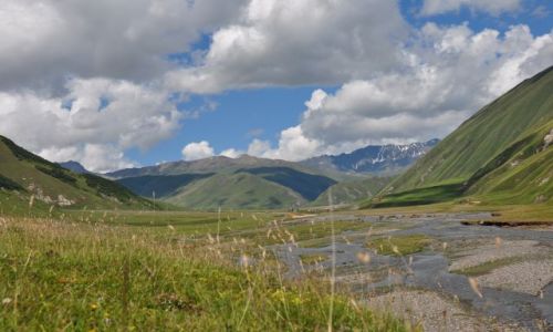 Zdjcie GRUZJA / Mccheta - Mtianetia / Okolice Kazbegi / Krajobraz Kaukazu