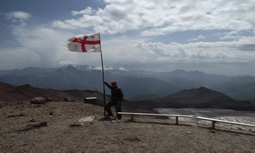 Zdjecie GRUZJA / Kaukaz / Kazbek - stacja meteo / KONKURS FOTO 