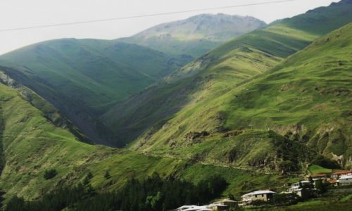 Zdjcie GRUZJA / Wysoki Kaukaz / Kazbegi / W drodze do Kazbegi