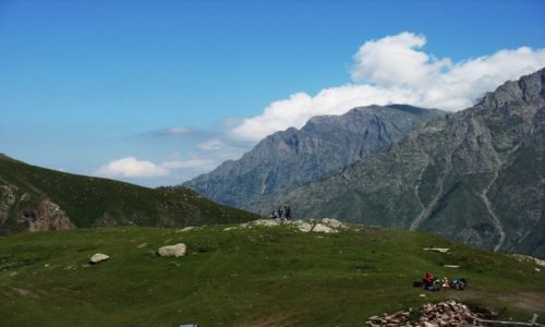 Zdjęcie GRUZJA / Dolina rzeki Tergi / Kazbegi / W tle Wysokiego Kaukazu