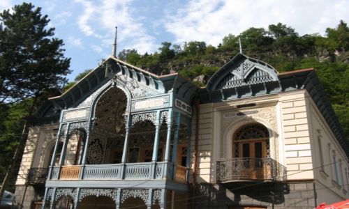 Zdjcie GRUZJA / Kartlia / Borjomi / Miasto mineralnych rde