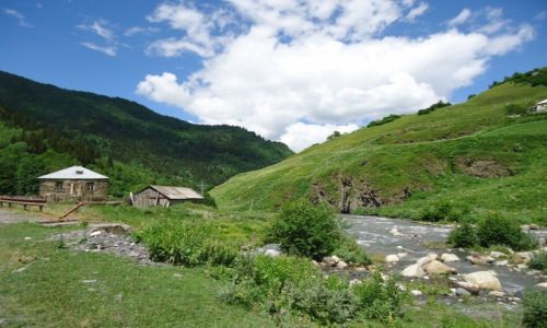 Zdjęcie GRUZJA / Swanetia / droga Uszguli - Mestia / Gruzińskie krajobrazy (2)