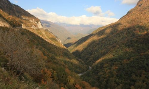 Zdjecie GRUZJA / Svanetia / Jvari / Kanion rzeki Inguri