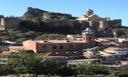 Zdjcie GRUZJA / Tbilisi / Abanotubani / U stp twierdzy Narikala  